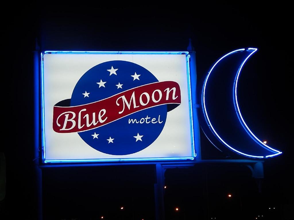 Blue Moon Motel Niagara Falls Exterior photo